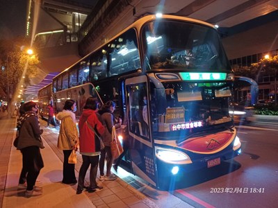 中台灣元宵燈會寫下完美句點 交通局順利完成輸運接駁近800車次