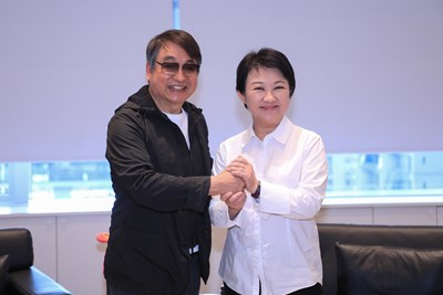 關懷台灣文教基金會邀中市推偏鄉科技教育 盧市長:攜手全力推動!