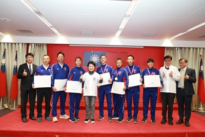 亞洲盃五人制棒球賽(U18)史上首冠 盧市長頒獎肯定中華小將創佳績