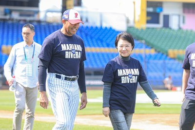 台中市長盧秀燕今晚將與洋基守護神李維拉(Mariano Rivera)共同擔任開球嘉賓