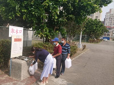 民眾只需自備容器或水車，即可免費取用