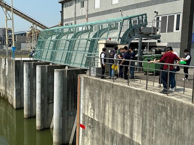 車籠埤抽水站撈污機操作測試正常