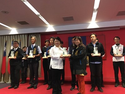 社會局主動革新 獲頒市府簡政便民獎