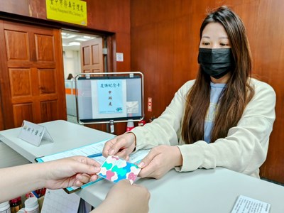 花博卡開放設籍台中市且過去未領取的市民申領,另增加外縣市遷入台中市、新婚外籍配