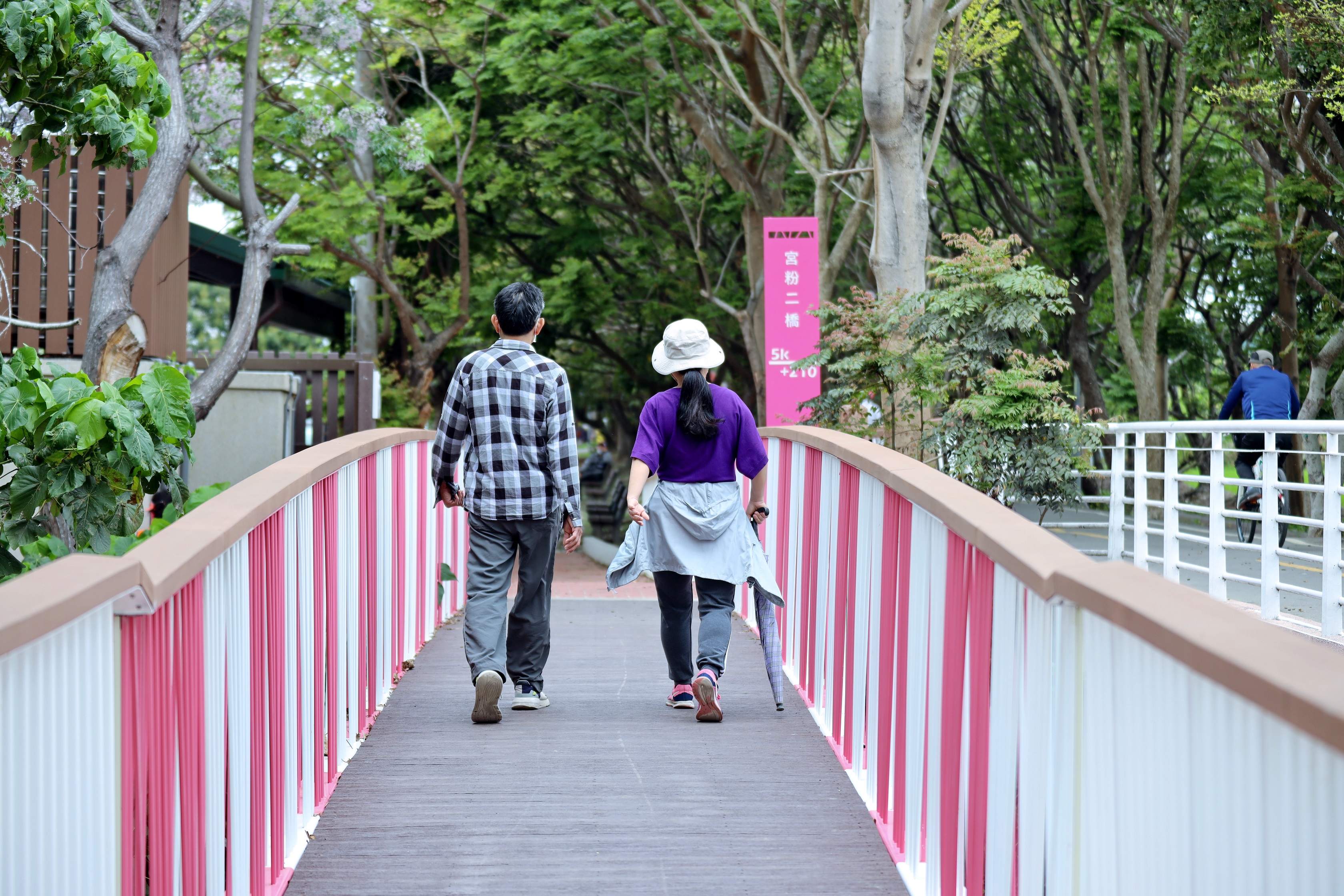 潭雅神綠園道新熱點 夢幻宮粉景觀橋人車分道安全又吸睛