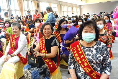感恩母親節! 中市北屯區表揚54位模範母親