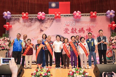 中市府表揚中市模範母親 盧市長:看見媽媽們的奉獻與偉大