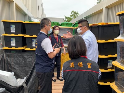 食安處傅瓊慧處長帶隊聯合稽查好市多北台中店追查苺果案通報作業
