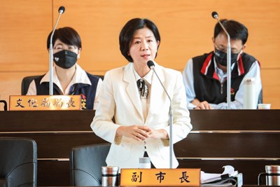 副市長王育敏表示,感謝黃議員對於市府積極投入經費,營造優質校園環境的認同