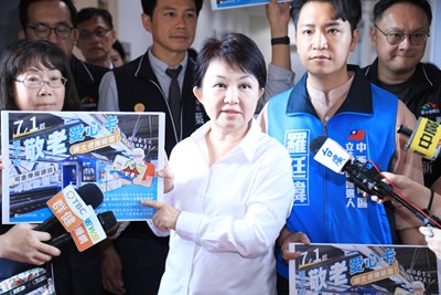 中市敬老愛心卡福利加碼! 盧市長宣布7月1日起搭台鐵可使用