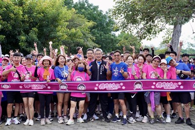 運動局長李昱叡代表盧秀燕市長出席,鼓勵跑者積極參與運動