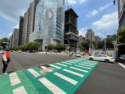 強化7期商圈交通疏導 中市府撤銷「惠中路」南向外側車道交通錐