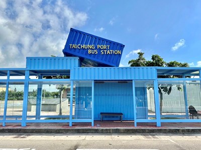 市府持續爭取預算期望普及候車亭設置,並結合地方意見與需求改善候車空間