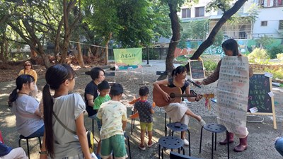 免「廢」二手交換市集、親子共同踏學活動及錄製荔枝老樹公園Podcast等活動,吸引許多民眾參加