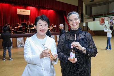 合體穿越1920年代!盧市長、AIT孫處長舞蹈秀初登場 共同聆賞大稻埕國際藝術節